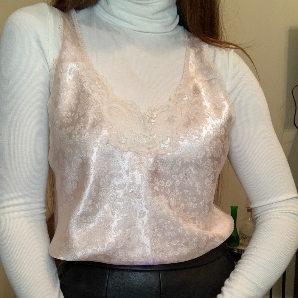 Satin tank